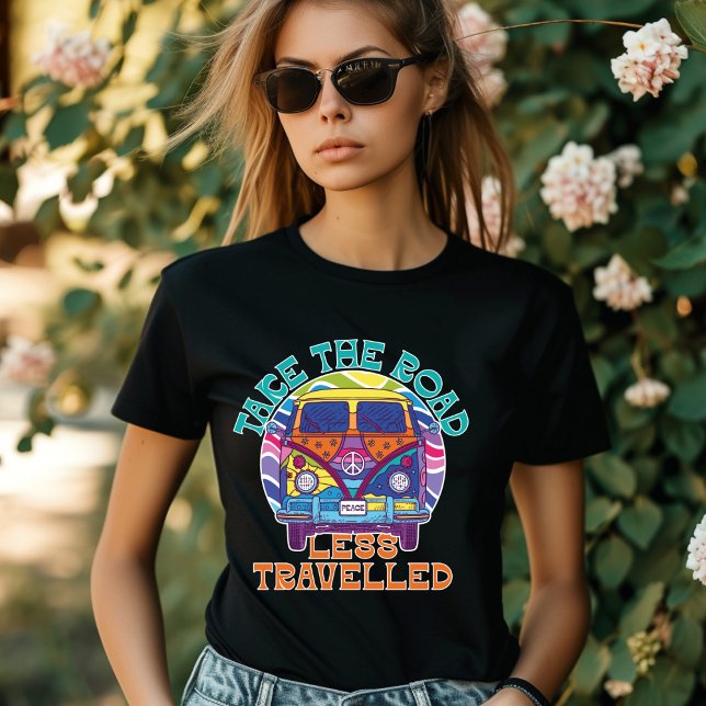 Prendre La Route Moins Voyagé T-Shirt (Créateur téléchargé)