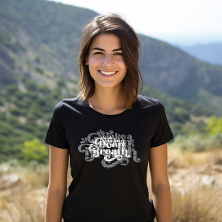 Prenez un T-shirt profond