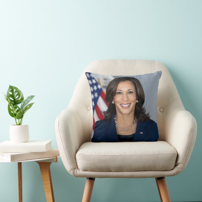 President Candidate Kamala Harris US 2024 Throw Pillow (Chair)