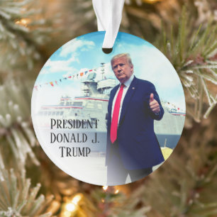 President Donald Trump Thumbs