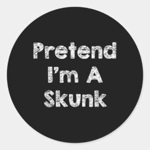 Pretend A Skunk Costume Funny Halloween Shirt Classic Round Sticker