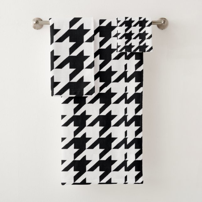 Pretty Black White Houndstooth Bath Towel Set (Insitu)