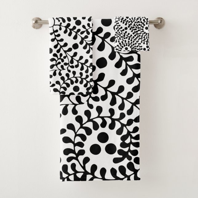 Pretty Flourished Black and White Print Bath Towel Set (Insitu)