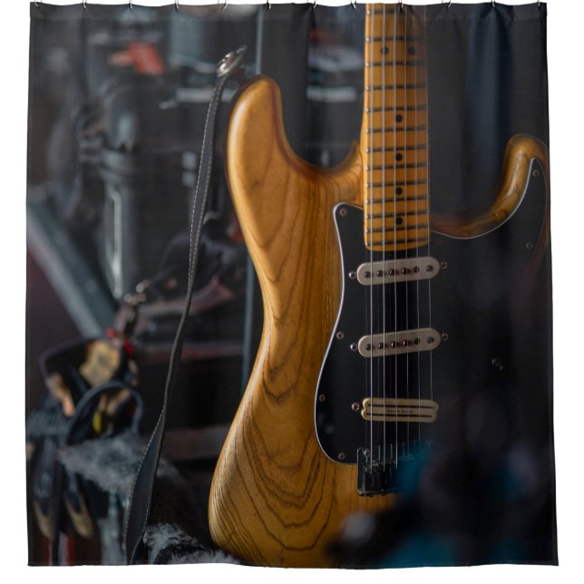 Pretty Guitar (Front)