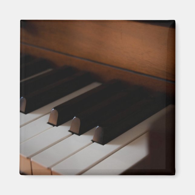 Pretty Piano Magnet (Front)