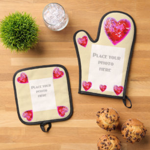 Pretty Red Hearts Photo  Oven Mitt & Pot Holder Set
