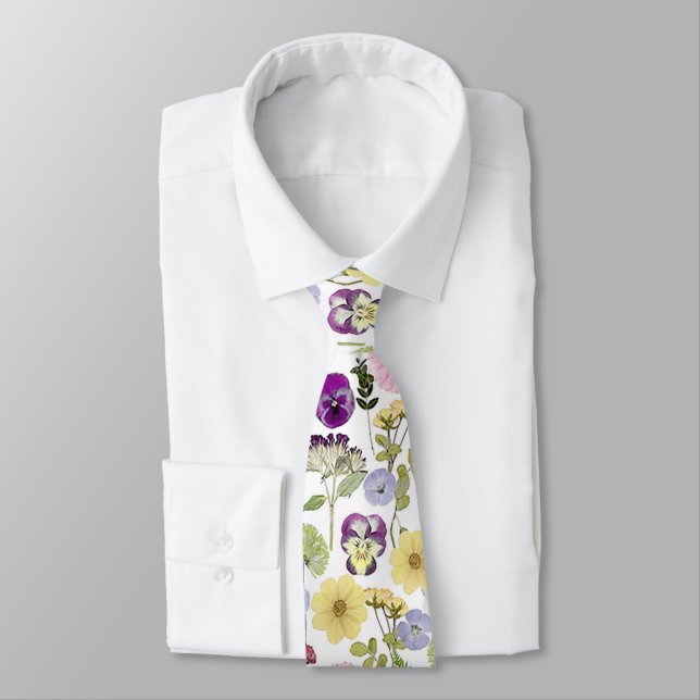 Pretty Wild Flowers Pattern Floral Tie (Tied)