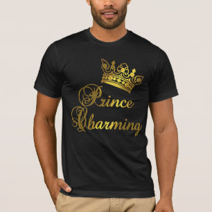 Prince charme dans le T-shirt d'or pour le bébé