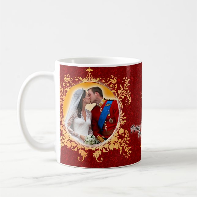 Prince William et tasse de baiser de Kate (Gauche)