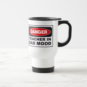 Professeur dans la mauvaise tasse de voyage
