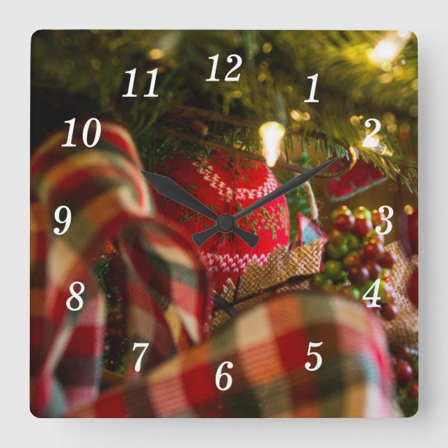 Profondeur D'Une horloge murale D'Arbre De Noël (Recto)