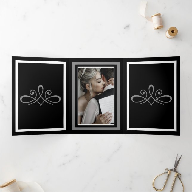 Programme de pliage à trois lettres noir et blanc (Intérieur)