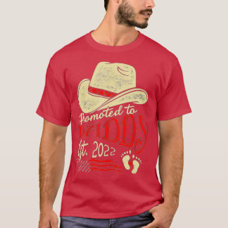 Promoted To Daddy 2022 First Time Fathers Day New  T-Shirt