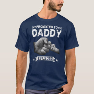 Promoted To Daddy Est 2022 Retro Fathers Day New T-Shirt