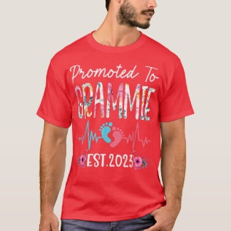 Promoted to Grammie 2023 Mothers Day Christmas Fir T-Shirt