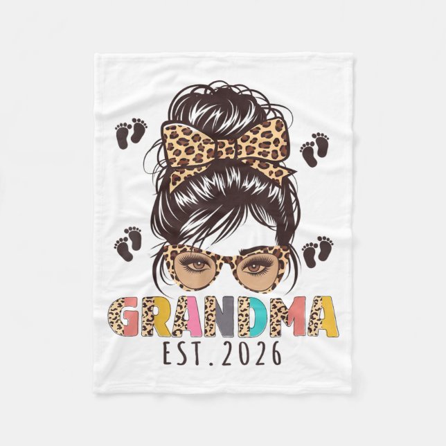 Promoted To Grandma Est 2026 New Grandmom To Be Me Fleece Blanket (Front)