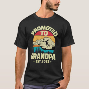 Promoted to Grandpa 2023 First Time Grandpa 2023 T-Shirt