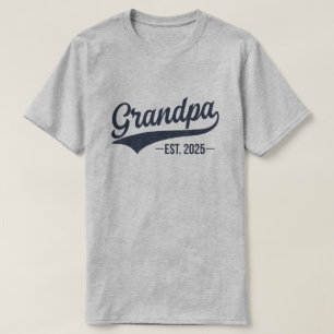 Promoted To Grandpa 2025 Grandpa est 2025 T-Shirt