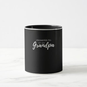 Promoted To Grandpa Est 2025 Grandfather To Be Mug