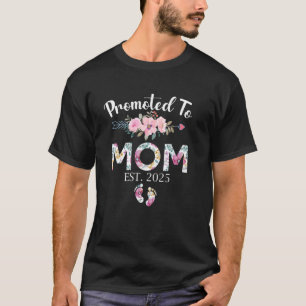 Promoted to Mom 2025 Mom Pregnancy Announcement Ch T-Shirt