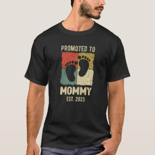 Promoted to Mommy Est 2023 Baby Feet Pregnancy Ann T-Shirt