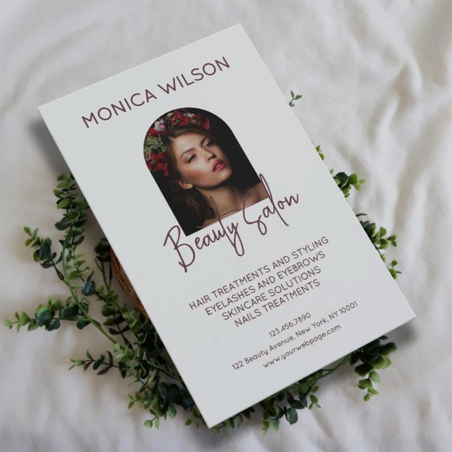 Prospectus 14 Cm X 21,6 Cm Elegant minimalist silver gray beauty salon (Créateur téléchargé)