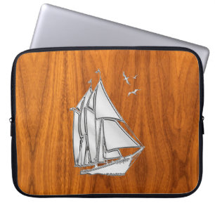 Protection Pour Ordinateur Portable Bateau à voile d'argent sur le Décor du plateau de
