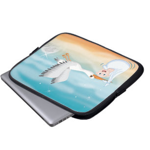 Protection Pour Ordinateur Portable Cigogne portant un nouveau-né