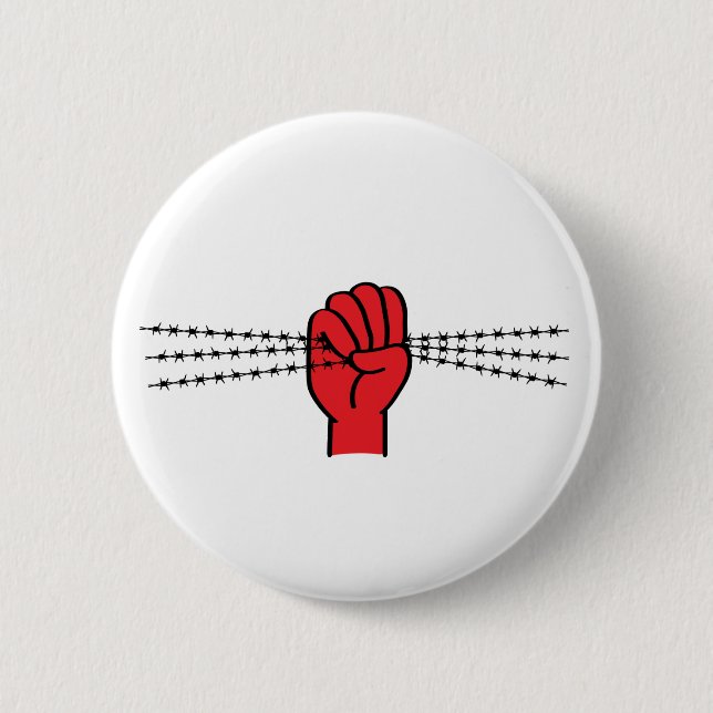 Protest symbool met prikkeldraad. Gebalde vuist.  2 Inch Round Button (Front)