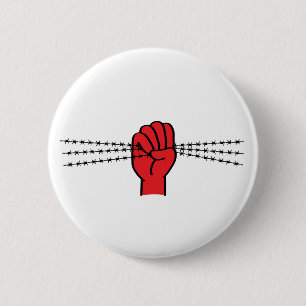 Protest symbool met prikkeldraad. Gebalde vuist.  2 Inch Round Button