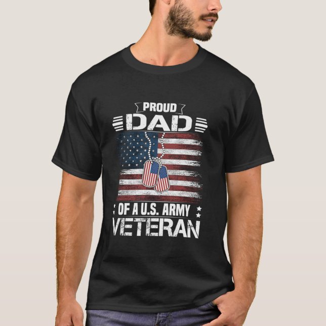 Proud Dad Of A US Army Veteran Day Family Matching T-Shirt (Front)