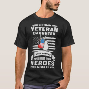 Proud Daughter US Army Vietnam Veteran USA Flag T-Shirt