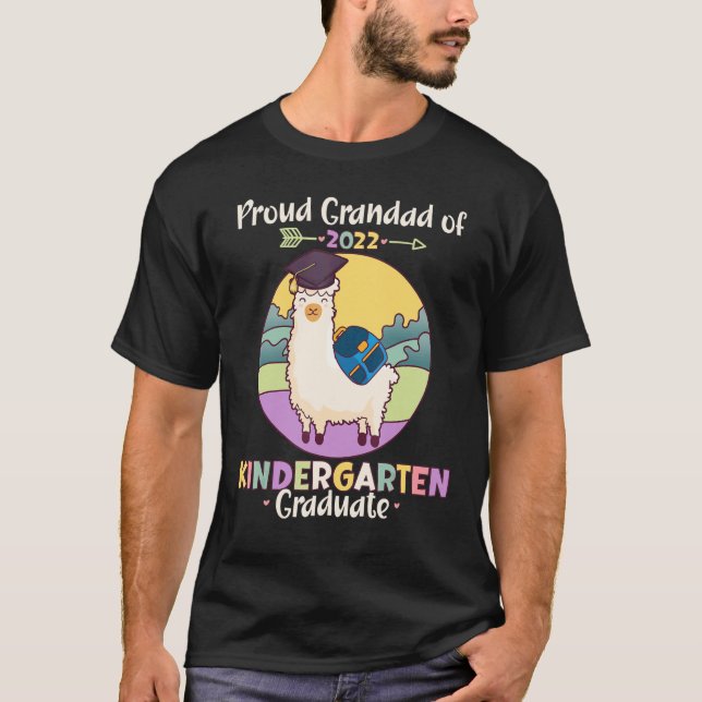 Proud Grandad Of 2022 Kindergarten Graduate Cute L T-Shirt (Front)