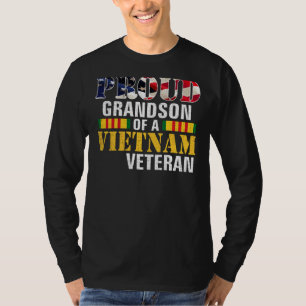 Proud Grandson Of A Vietnam Veteran For Veteran Da T-Shirt