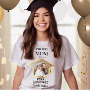 Proud Mom of a 2025 Graduate With a Photo & Name T-Shirt