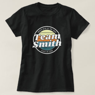 Proud Mom Retro Team Last Name Class 20XX Grad T-Shirt
