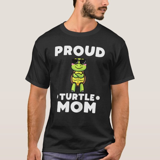 Proud Turtle Mom Ocean Animal Tortoise   T-Shirt (Front)
