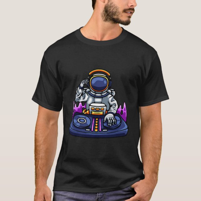 Psychedelic Astronaut Dj In Space Edm Music Festiv T-Shirt (Front)