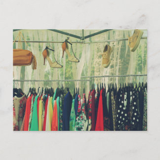 Puesto de ropa postcard