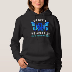Pull À Capuche En Avril, Nous Portons Une Attention Bleue À La Pr