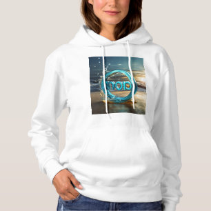 Pull À Capuche T-Shirt or Tee-shirt is commonly translated as: T-