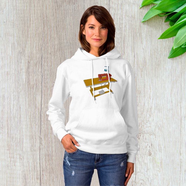 Pull À Capuche Table de couture et machine (Créateur téléchargé)