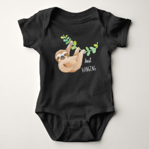 Pullover de bébé fait sur commande botté avec l