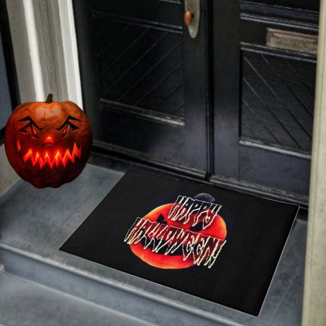 Pumpkin Scare-Wht Doormat (Give trick or treaters, an appropriately, scary welcome, with this Pumpkin Scare-Wht Door Mat!)