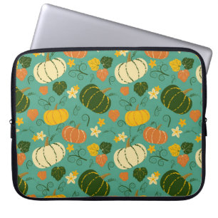Pumpkins, leaves: autumn vegetable pattern laptop sleeve