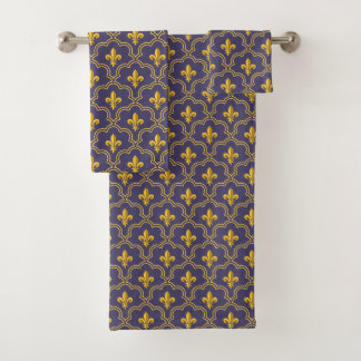 Purple and gold fleur-de-lys quatrefoil pattern bath towel set