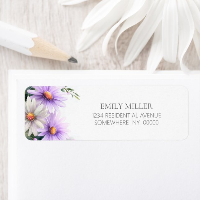 Purple and White Daisies Return Address Label (En situation)