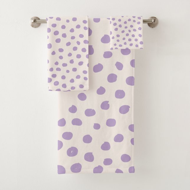 Purple Dots Preppy Modern Animal Print Spots Bath Towel Set (Insitu)