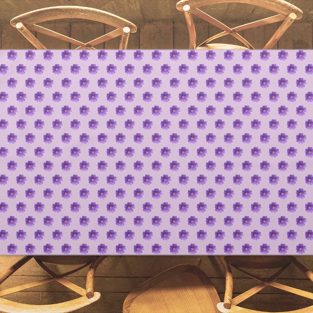 Purple Geranium Flower Seamless Pattern on Tablecloth (Purple Geranium flower seamless pattern on tablecloth)