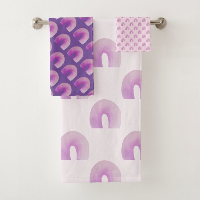 Purple Rainbow Mid Century Modern Pattern Bath Towel Set (Insitu)